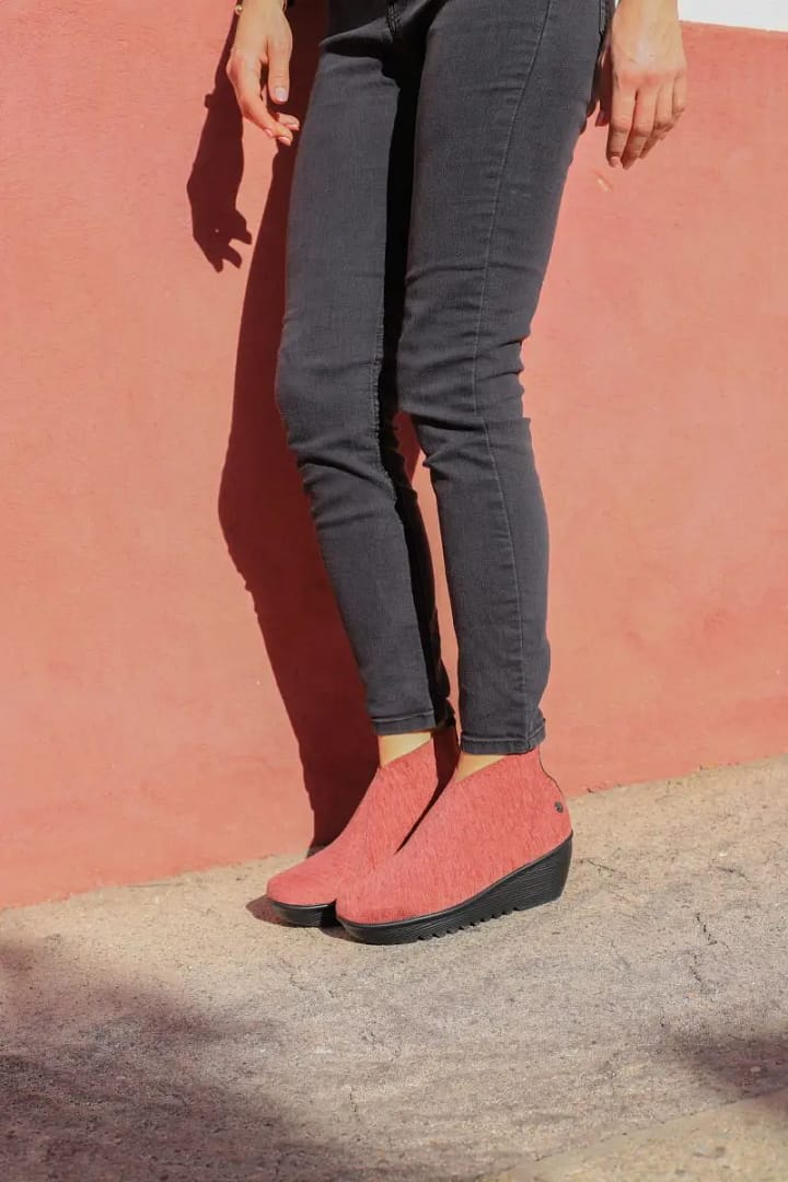 bernie-mev-sally-marsala-velvet-76